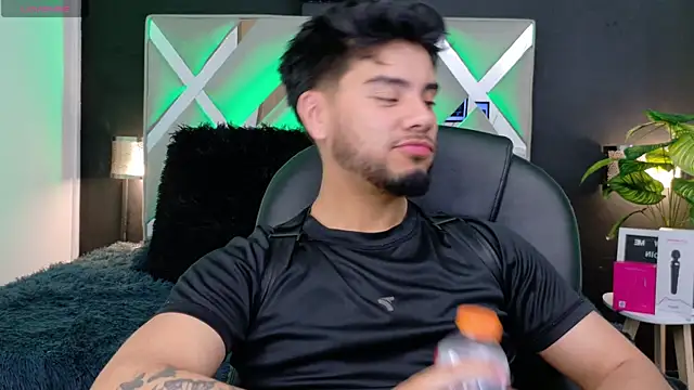 Tommidubois online show from November 27, 2025, 4:13 am