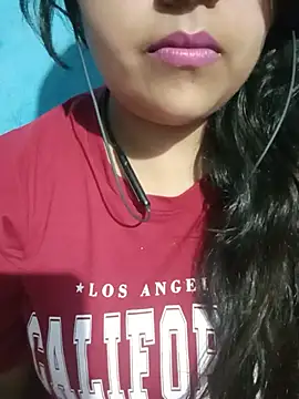 Love-Veronica online show from May 15, 2026, 7:01 pm