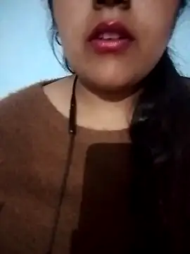 Love-Veronica online show from February 12, 2026, 1:33 pm