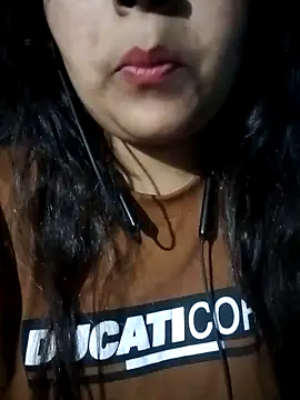 Love-Veronica online show from March 16, 2026, 5:48 pm