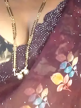 Sexy Radhikaa online show from November 29, 2025, 1:39 am