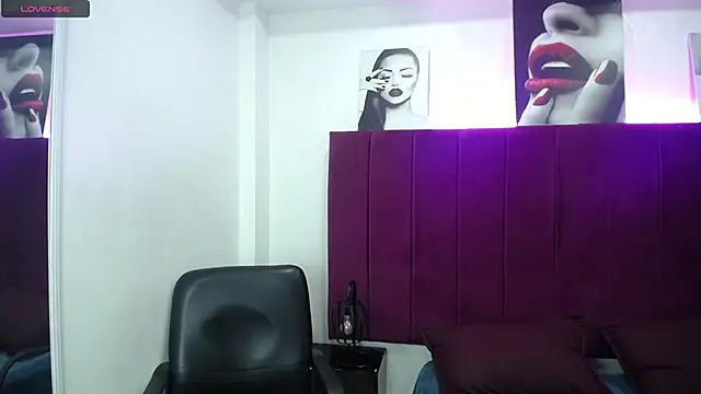 Snapshot of Kylee28 chatting on February 8, 2025, 8:21 pm Kylee28 online show from February 8, 2025, 8:21 pm