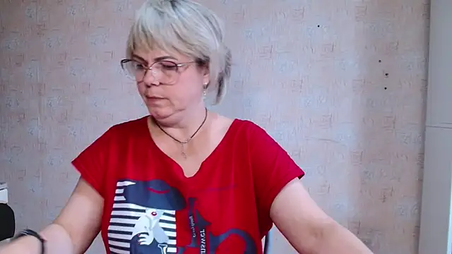 sweetsunset11 online show from October 18, 2025, 8:05 am