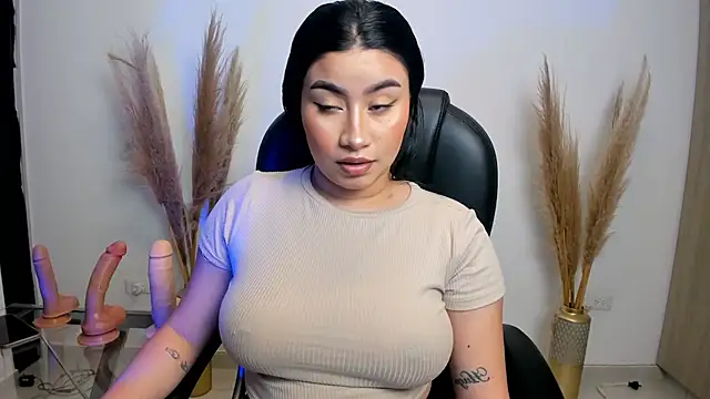 leylaclintonxx online show from January 28, 2025, 6:38 am
