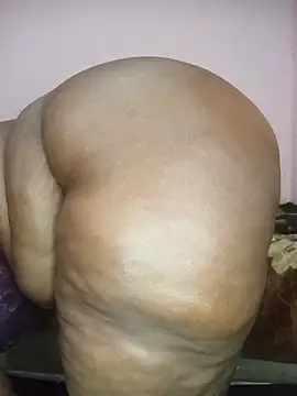 Snapshot of Sweetblackassxxx505 chatting on August 1, 2026, 1:31 pm Sweetblackassxxx505 online show from August 1, 2026, 1:31 pm