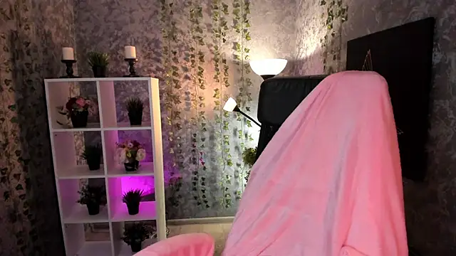 Snapshot of Emma_Rolland chatting on January 9, 2025, 2:43 am Emma Rolland online show from January 9, 2025, 2:43 am