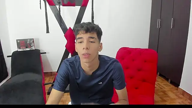 Snapshot of Harry_LatinBoy chatting on January 10, 2025, 11:18 pm Harry LatinBoy online show from January 10, 2025, 11:18 pm