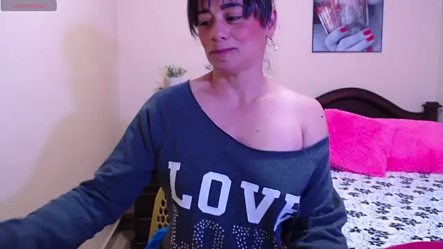 sara florez1 online show from November 30, 2025, 12:06 pm