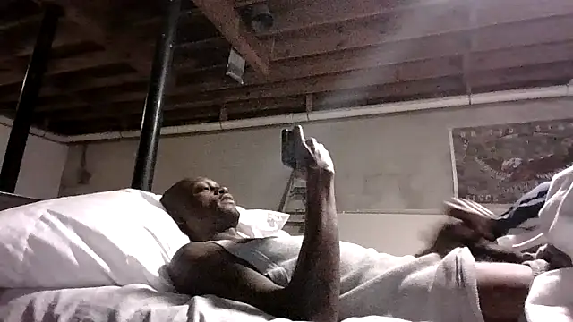 Snapshot of KinGKane84 chatting on December 10, 2024, 7:43 pm KinGKane84 online show from December 10, 2024, 7:43 pm