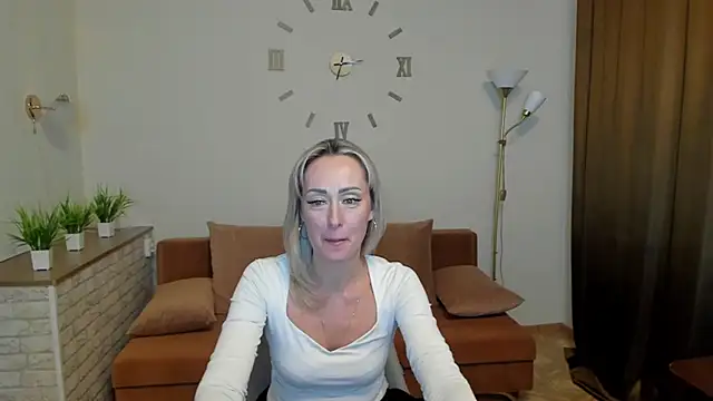 Snapshot of Julia_Cherry_ chatting on January 22, 2025, 3:51 pm Julia Cherry online show from January 22, 2025, 3:51 pm