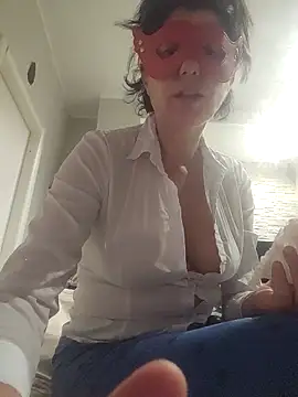 Vagabondainnamorata online show from April 6, 2026, 4:46 am