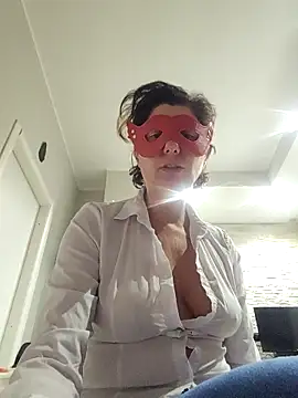 Vagabondainnamorata online show from March 27, 2026, 4:21 am