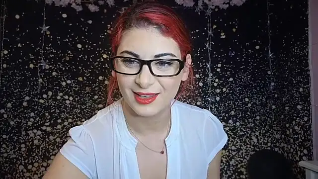 Snapshot of KinkyZarah chatting on January 6, 2025, 11:18 am KinkyZarah online show from January 6, 2025, 11:18 am