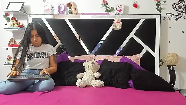 Snapshot of abby_eemily chatting on September 13, 2025, 12:05 pm abby eemily online show from September 13, 2025, 12:05 pm