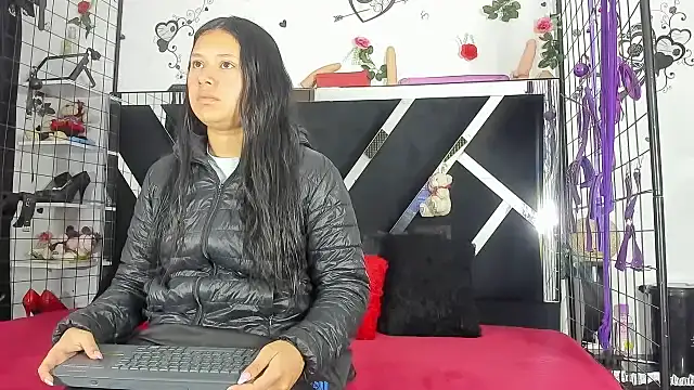 abby eemily online show from November 28, 2025, 12:16 pm