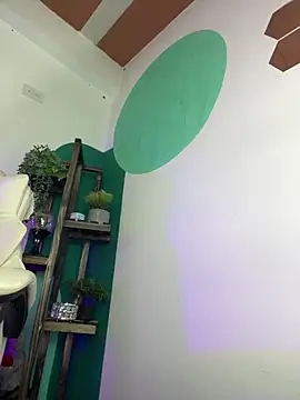 LollaByer online show from December 19, 2025, 9:06 pm