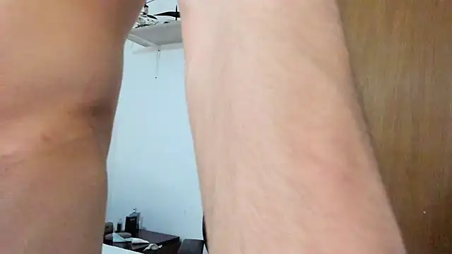 Snapshot of AngelBennet_ chatting on February 19, 2025, 6:11 am AngelBennet online show from February 19, 2025, 6:11 am