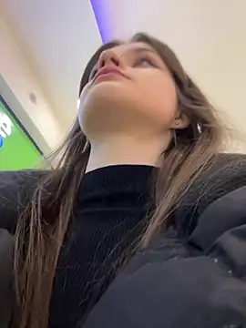 Snapshot of goddes_mileena chatting on December 13, 2024, 4:27 pm goddes mileena online show from December 13, 2024, 4:27 pm