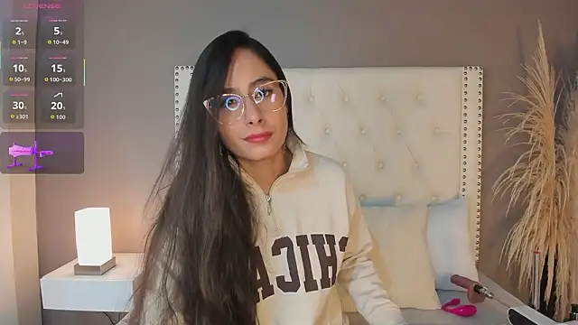 Snapshot of Julia_Martinez_ chatting on February 2, 2026, 11:31 am Julia Martinez online show from February 2, 2026, 11:31 am