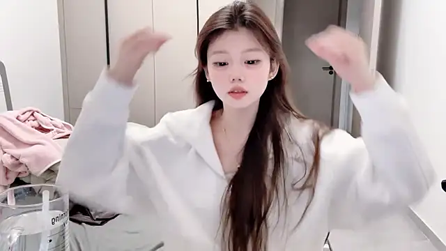 yangyang-1115 online show from October 4, 2025, 4:36 am