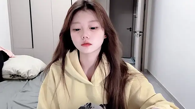 yangyang-1115 online show from October 18, 2025, 4:36 am