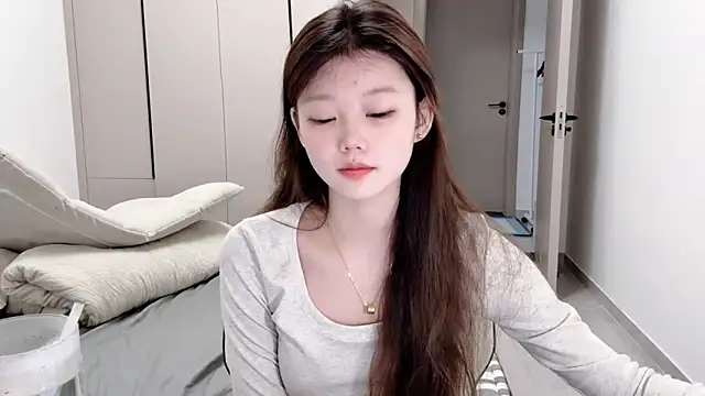 yangyang-1115 online show from October 7, 2025, 4:57 am