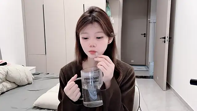 yangyang-1115 online show from September 29, 2025, 6:09 am