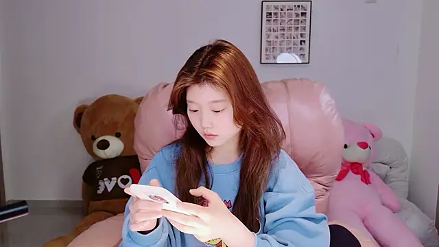 yangyang-1115 online show from April 14, 2026, 4:06 am