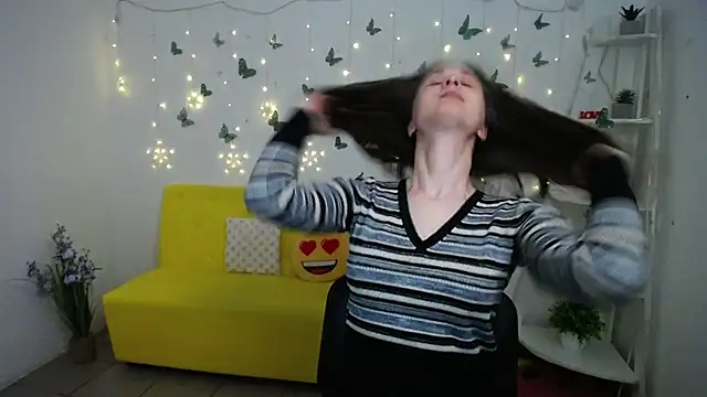 MichelLeee online show from March 11, 2026, 12:21 pm