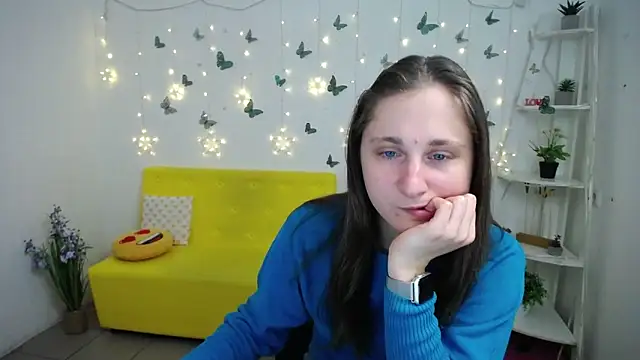 MichelLeee online show from April 15, 2026, 11:27 am