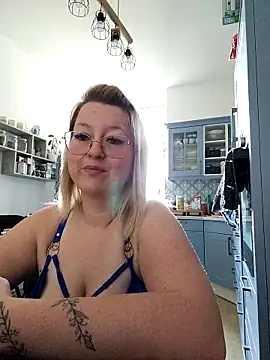 Snapshot of Lillyloo_ chatting on March 10, 2025, 11:23 am Lillyloo online show from March 10, 2025, 11:23 am