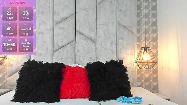 Snapshot of AshleyHill2 chatting on January 18, 2026, 1:53 am AshleyHill2 online show from January 18, 2026, 1:53 am