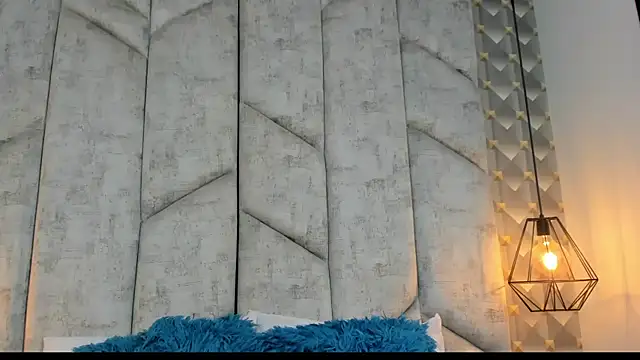 Snapshot of AshleyHill2 chatting on February 28, 2026, 3:39 am AshleyHill2 online show from February 28, 2026, 3:39 am