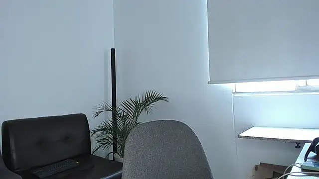 andrewChris  online show from November 6, 2025, 2:10 pm