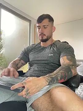 DimitriSullivan  online show from February 4, 2026, 1:06 pm