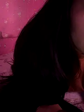 Snapshot of Velyn_18 chatting on November 12, 2025, 6:56 pm Velyn 18 online show from November 12, 2025, 6:56 pm