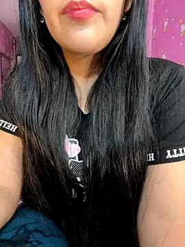 Snapshot of Velyn_18 chatting on November 14, 2025, 4:05 am Velyn 18 online show from November 14, 2025, 4:05 am