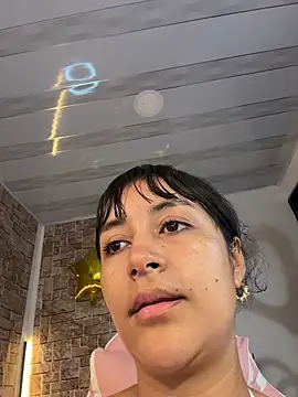 Snapshot of Lady_Rey chatting on April 15, 2026, 11:05 pm Lady Rey online show from April 15, 2026, 11:05 pm