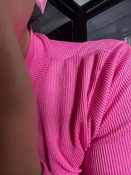 Snapshot of Lady_Rey chatting on April 6, 2026, 8:21 pm Lady Rey online show from April 6, 2026, 8:21 pm