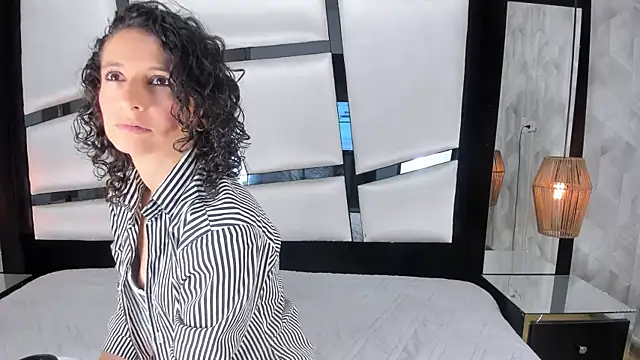 Snapshot of AriannaRussell_ chatting on March 20, 2025, 1:37 pm AriannaRussell online show from March 20, 2025, 1:37 pm