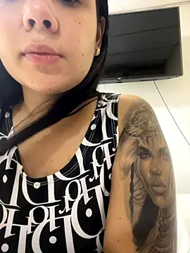 Snapshot of Leyna_Kenet chatting on November 27, 2025, 3:12 pm Leyna Kenet online show from November 27, 2025, 3:12 pm