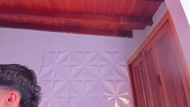 im sebaslopez online show from April 21, 2026, 7:42 pm