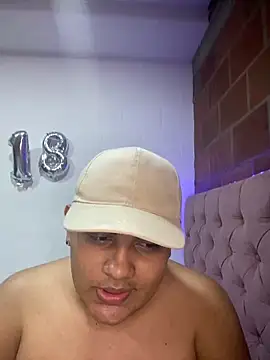Snapshot of GOOD_HOT_BOY_ chatting on December 19, 2024, 5:29 am GOOD HOT BOY online show from December 19, 2024, 5:29 am