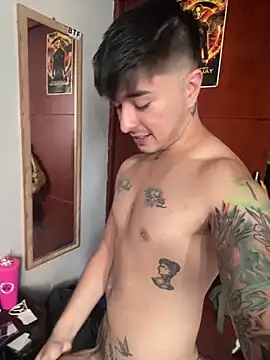 Snapshot of Lyam_Ross chatting on December 28, 2024, 3:37 pm Lyam Ross online show from December 28, 2024, 3:37 pm