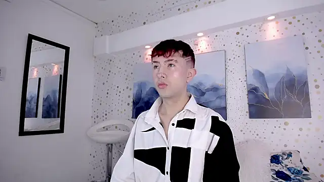 Noah Xitruxx online show from November 11, 2025, 12:44 pm