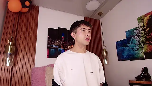 Noah Xitruxx online show from November 10, 2025, 2:49 am