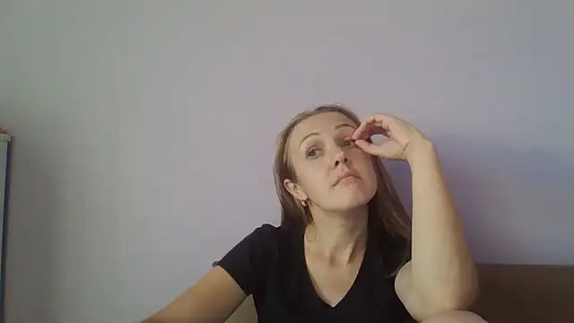 Snapshot of Milaniya261 chatting on July 22, 2026, 5:48 pm Milaniya261 online show from July 22, 2026, 5:48 pm