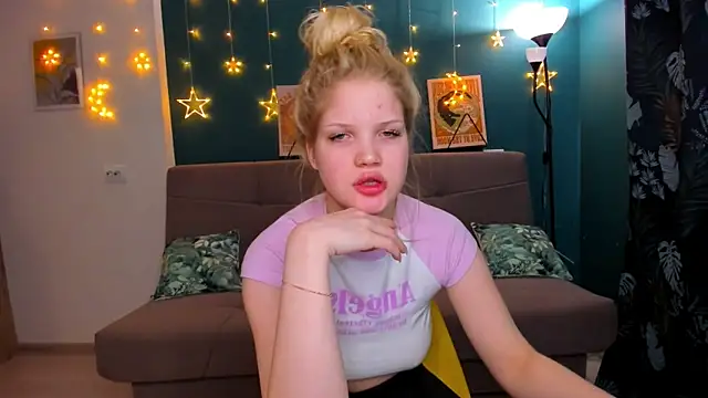 Xloe Queen online show from January 25, 2025, 11:13 am