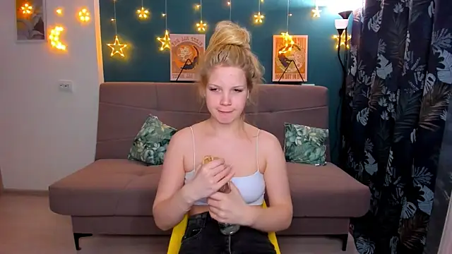 Xloe Queen online show from February 2, 2025, 2:34 pm