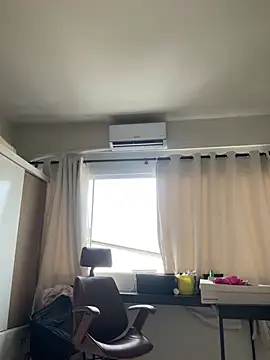 Morguisssz online show from February 25, 2026, 6:19 pm